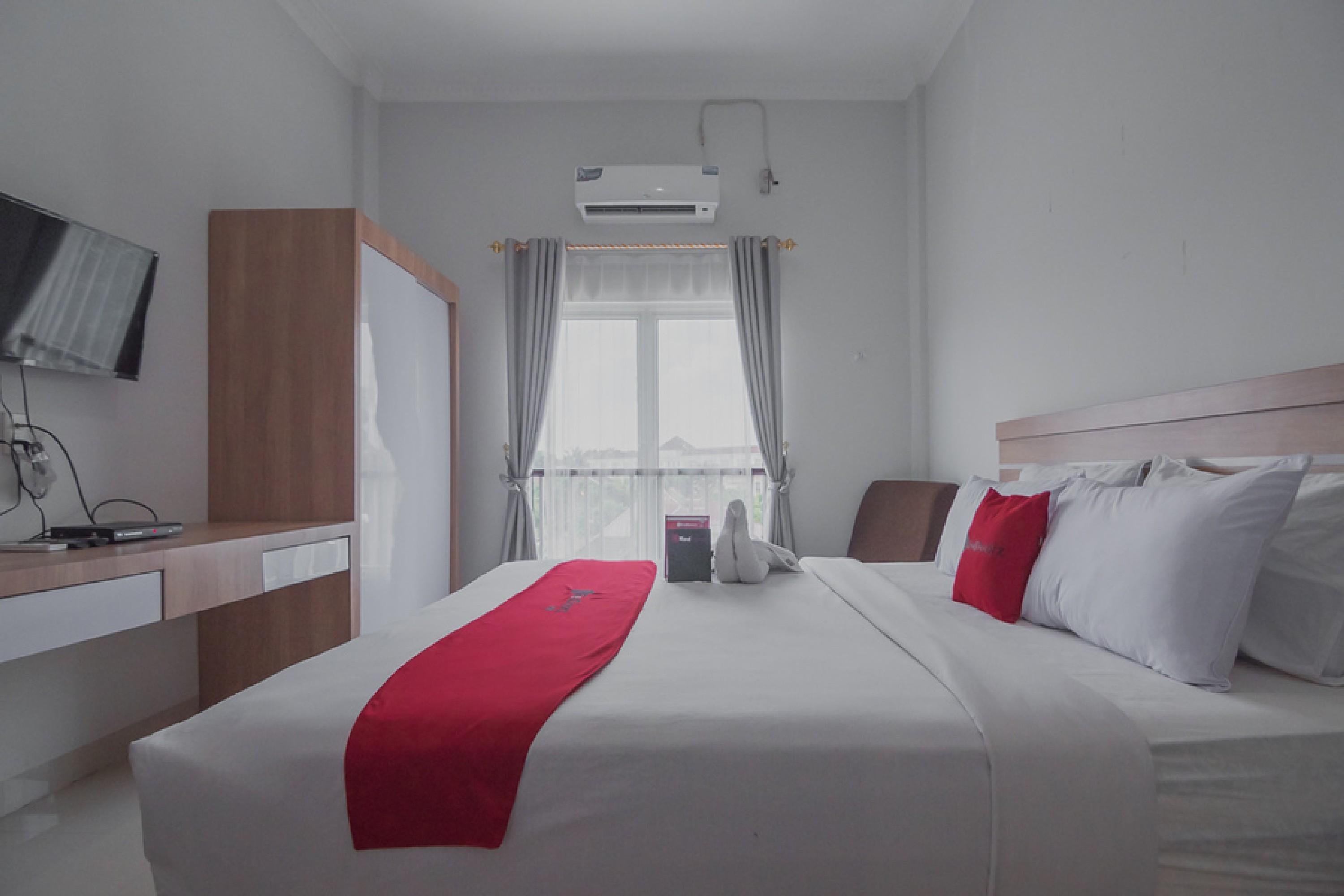 Reddoorz Near Hermes Place Polonia Medan Exterior photo