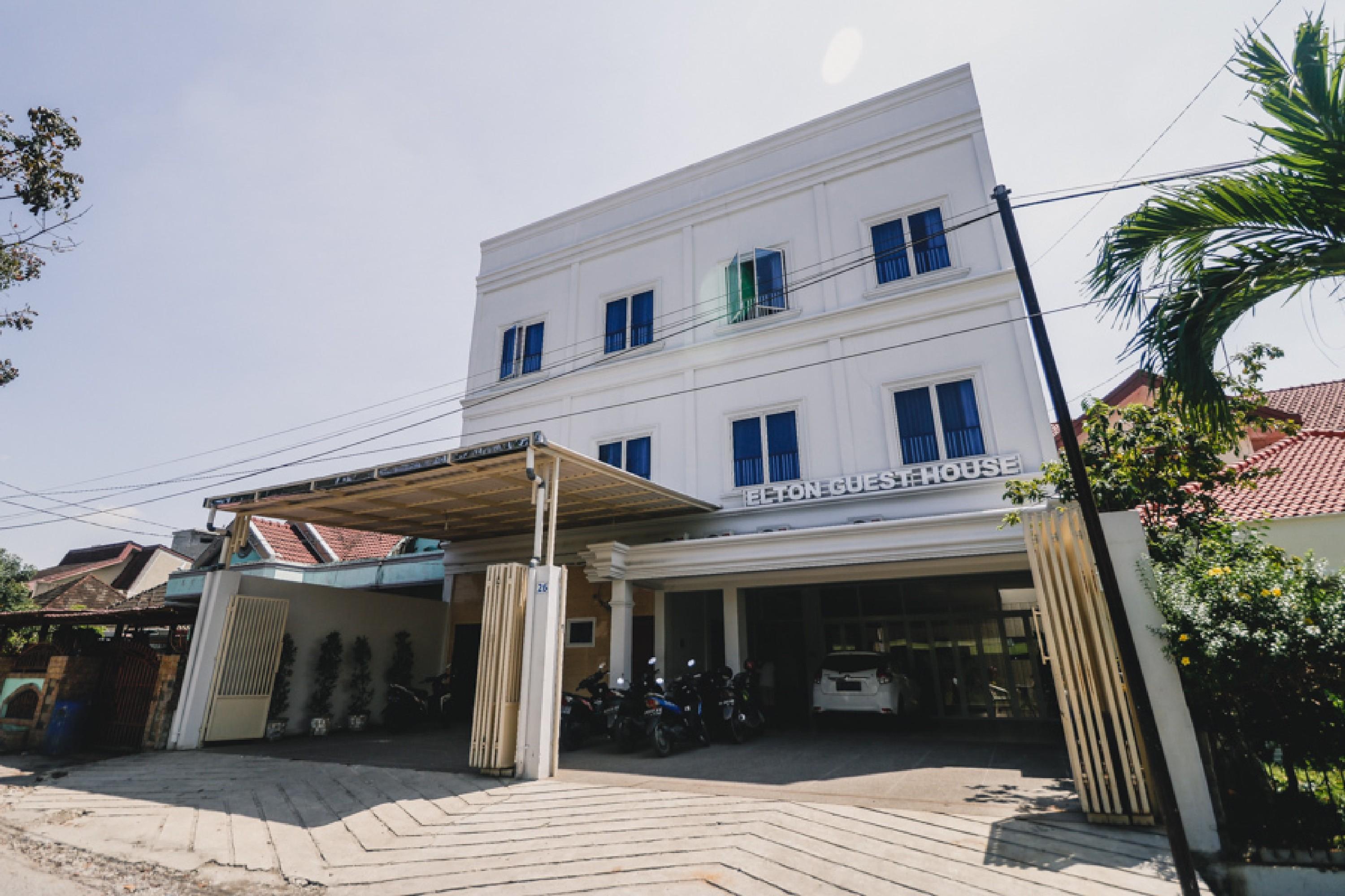 Reddoorz Near Hermes Place Polonia Medan Exterior photo