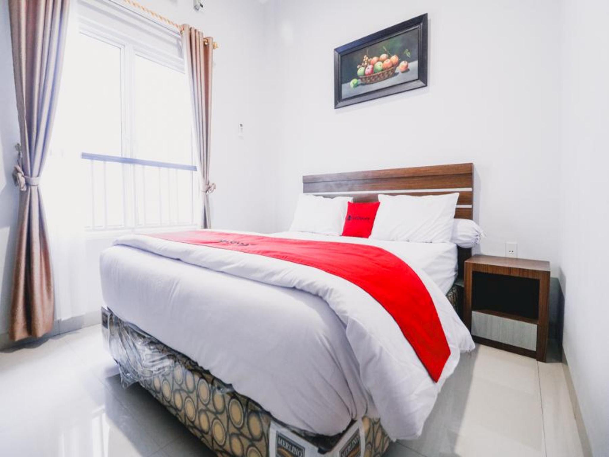 Reddoorz Near Hermes Place Polonia Medan Exterior photo
